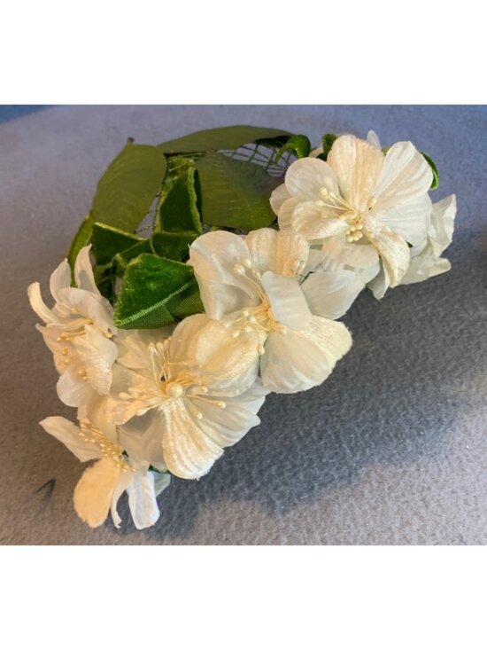 Vintage Ladies Floral Green & White Headpiece Hat Velvet Leaves & Mesh Accents main image 7